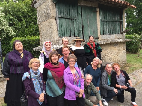 Traditional Galician singers Brincadeira with Sing the Camino group